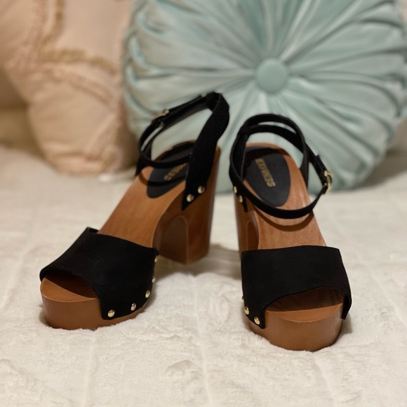 ⚜️Gorgeous Express Open Toe Heels⚜️ - Picture 3 of 8